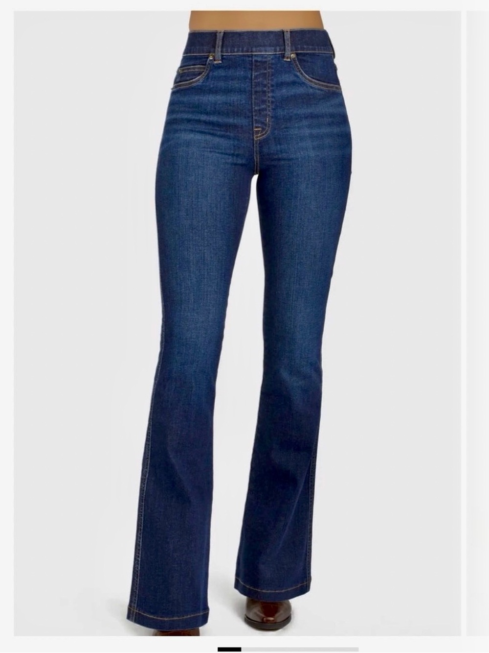 Spanx EveryWear Women's Denim Flare Jeans. Classic Fitted Style! These look new!